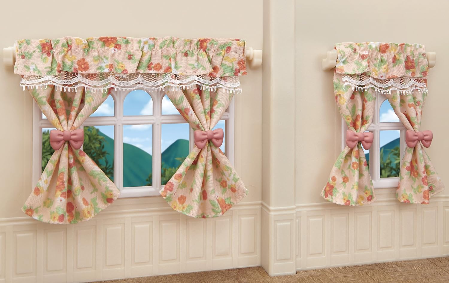 Sylvanian Families Wall Sconces & Curtains Set