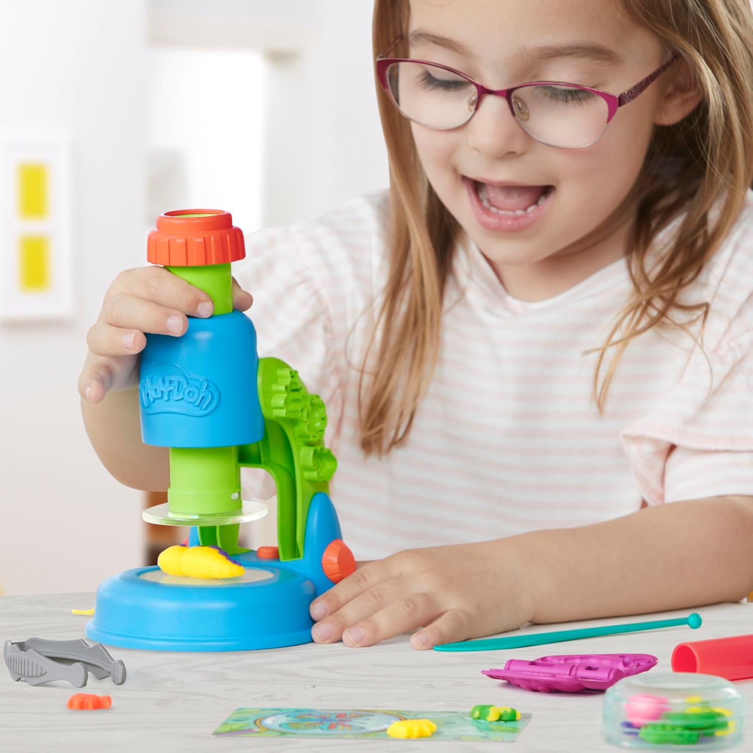 Play-Doh Light & Look Microscope