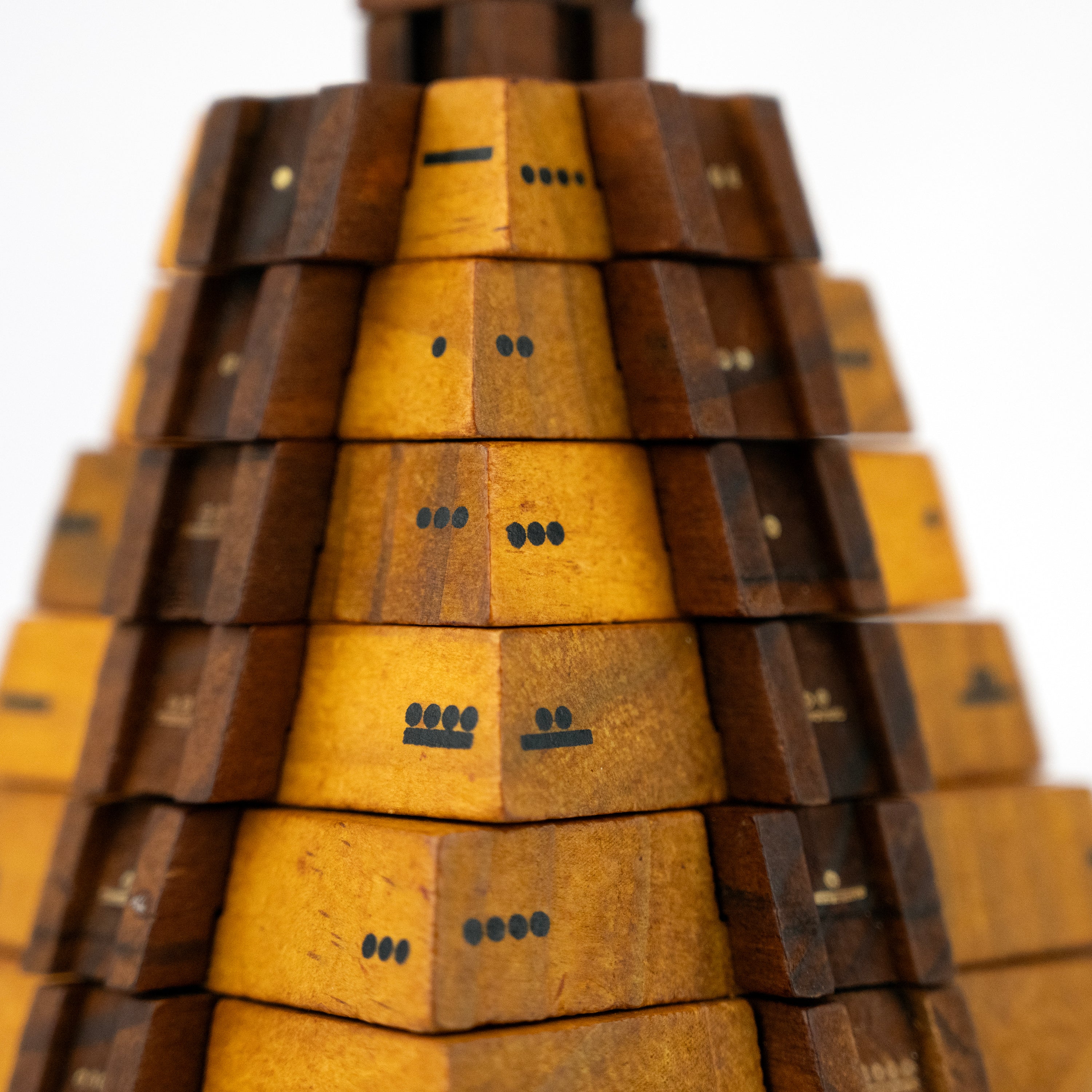 True Genius Castillo Pyramid Puzzle