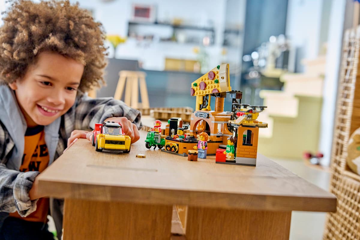 Lego 60496 Pizza Delivery Experience with Vehicles