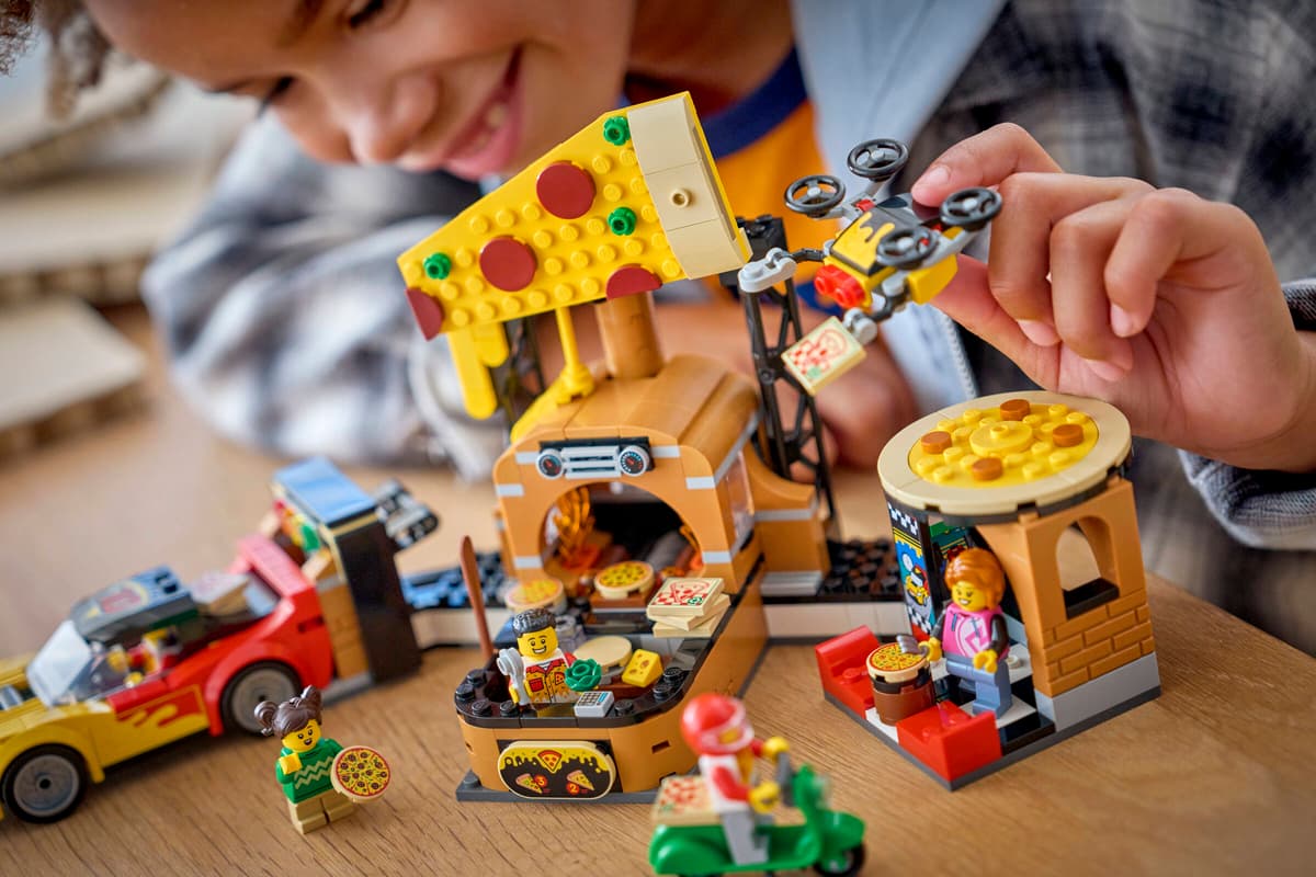 Lego 60496 Pizza Delivery Experience with Vehicles