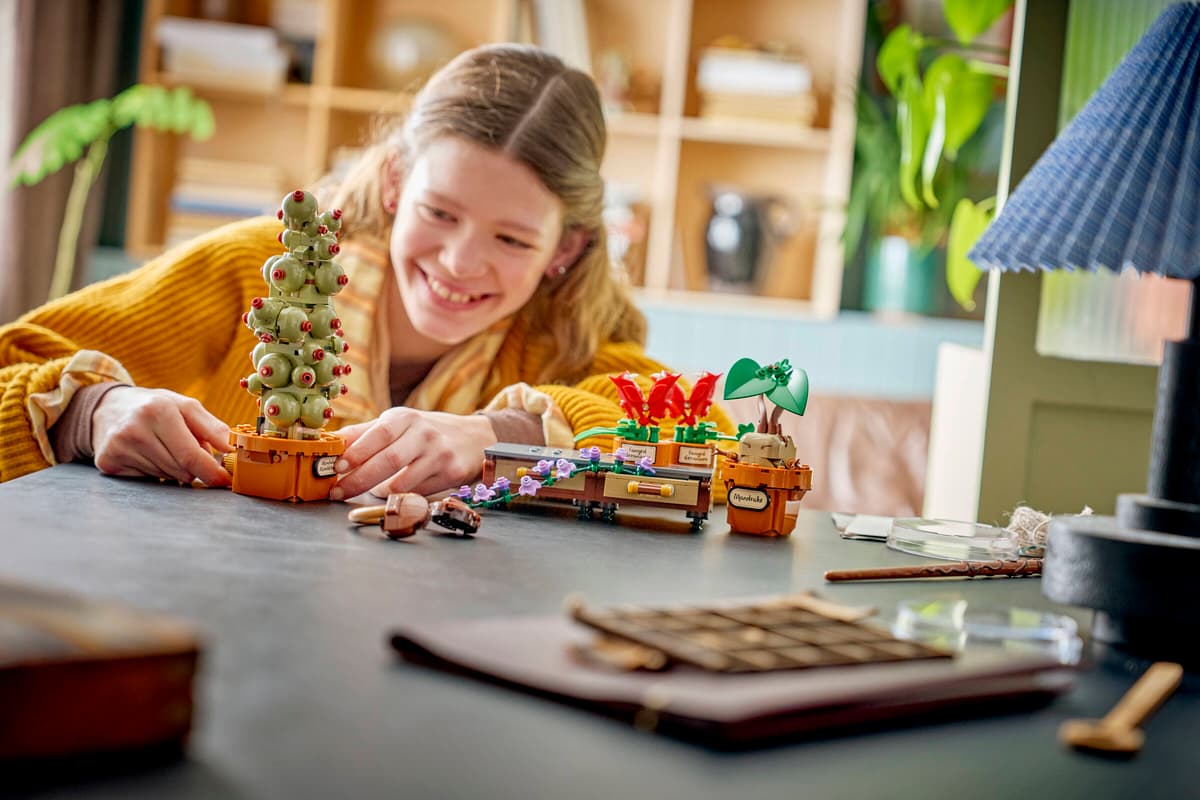 Lego 76474 Hogwarts Herbology Plants