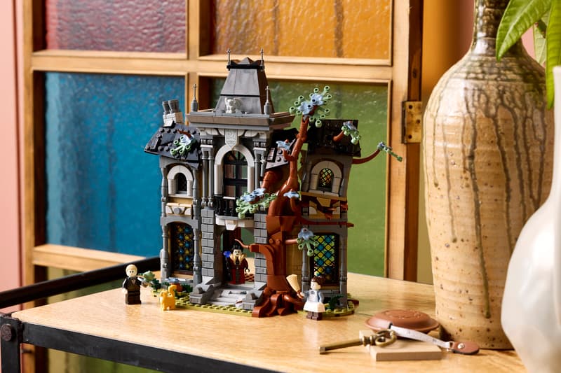 LEGO 11383 Mayor Manor