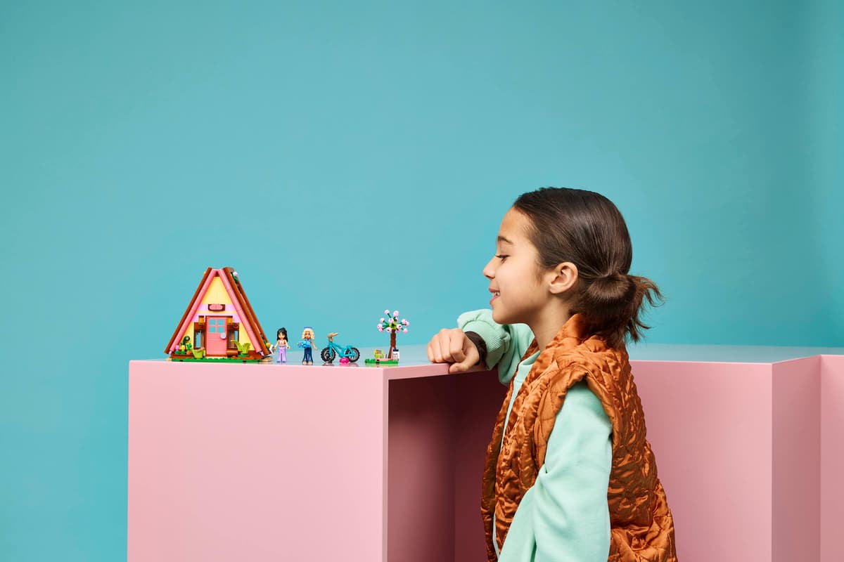 Lego 42682 Nature Glamping Cabin
