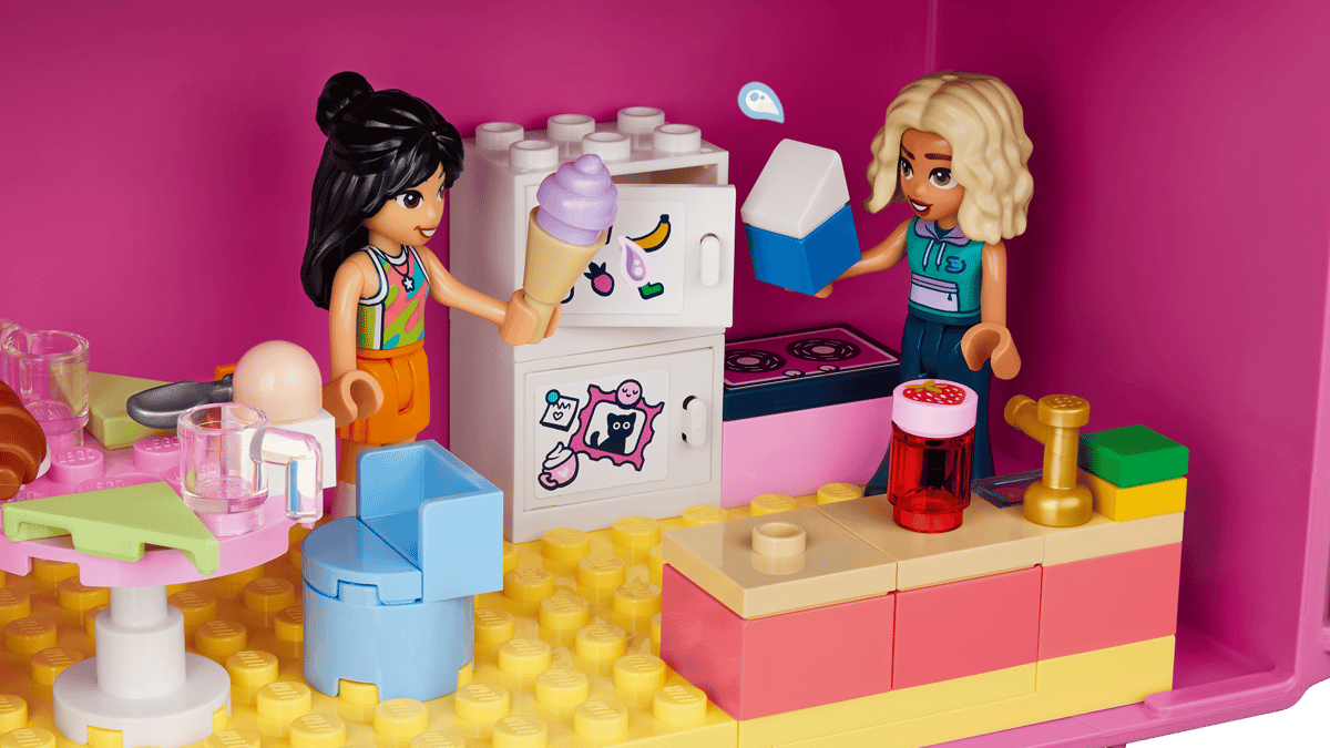 Lego 42697 Creative Dollhouse Suitcase