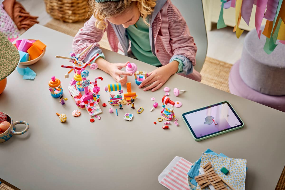 Lego 42700 Candy & Cupcake Ferris Wheel