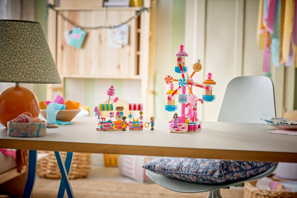 Lego 42700 Candy & Cupcake Ferris Wheel