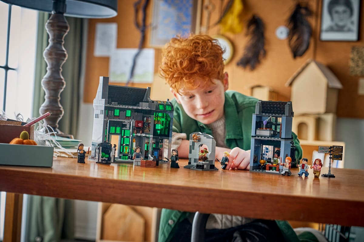 Lego 76471 Knockturn Alley Wizarding Shops