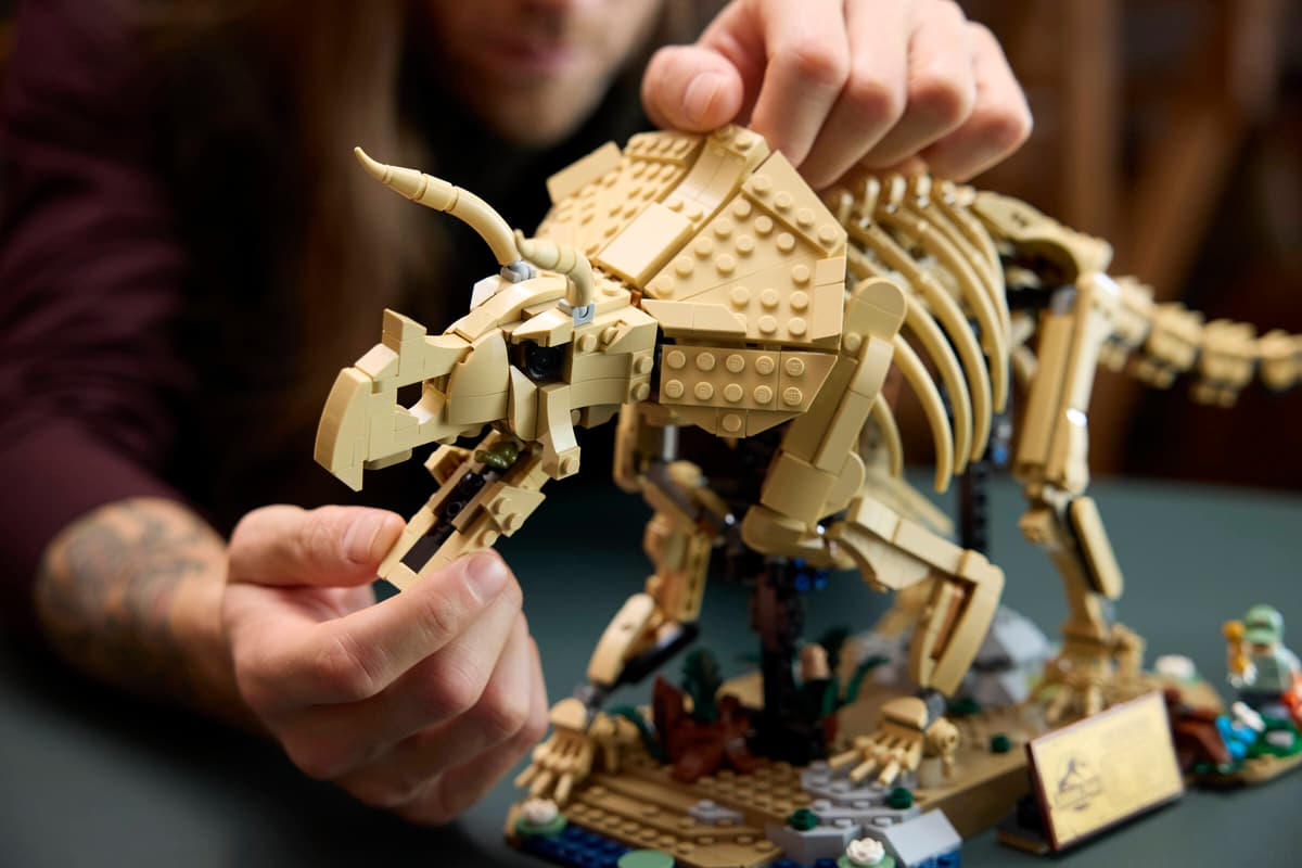 Lego 77985 Dinosaur Fossils Triceratops