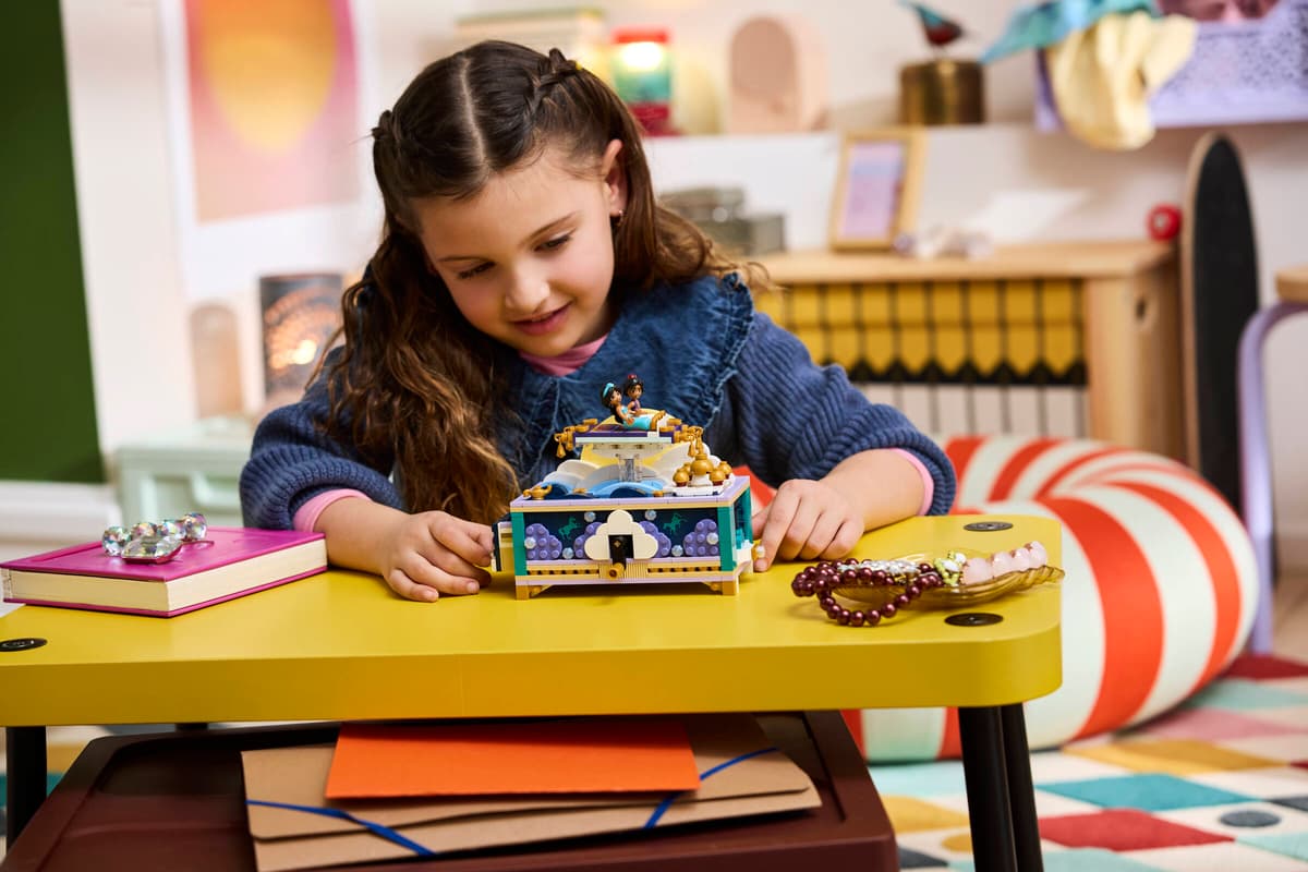 Lego 43295 Jasmines Jewellery Box