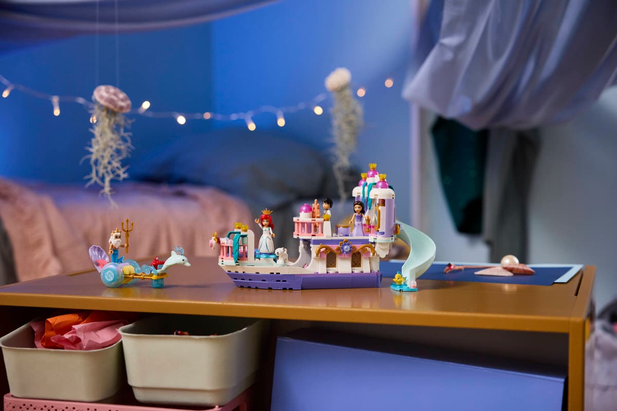 Lego 43299 Ariels Royal Wedding Boat