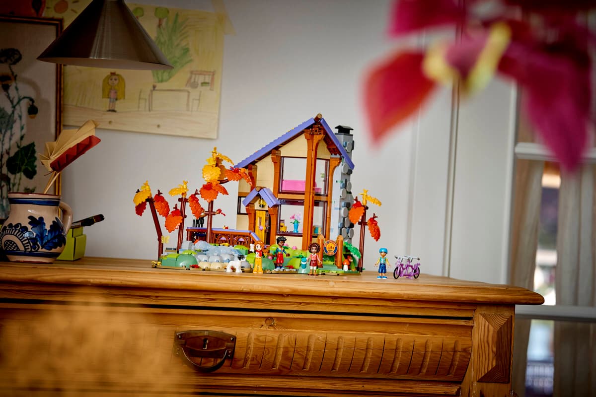 Lego 42705 Cozy Fall Forest Cabin