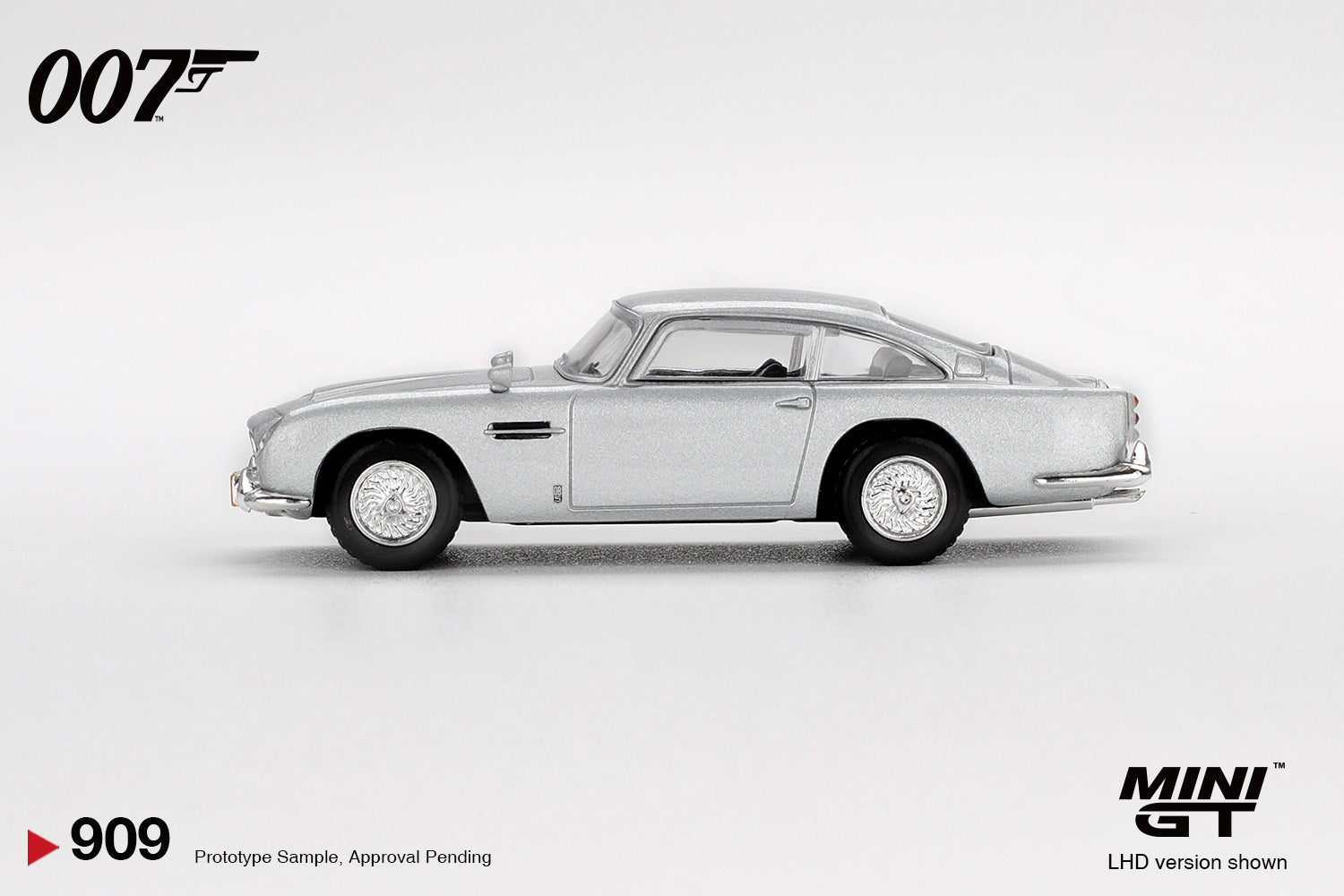 Mini GT Aston Martin DB10 Casino Royale 1:64 Scale