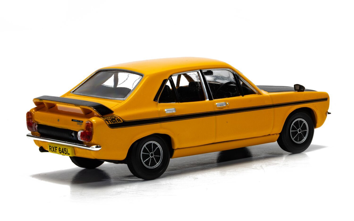 Corgi Hillman Avenger Tiger II Sundance Yellow ‘County Classics Motor Museum’ 1:43