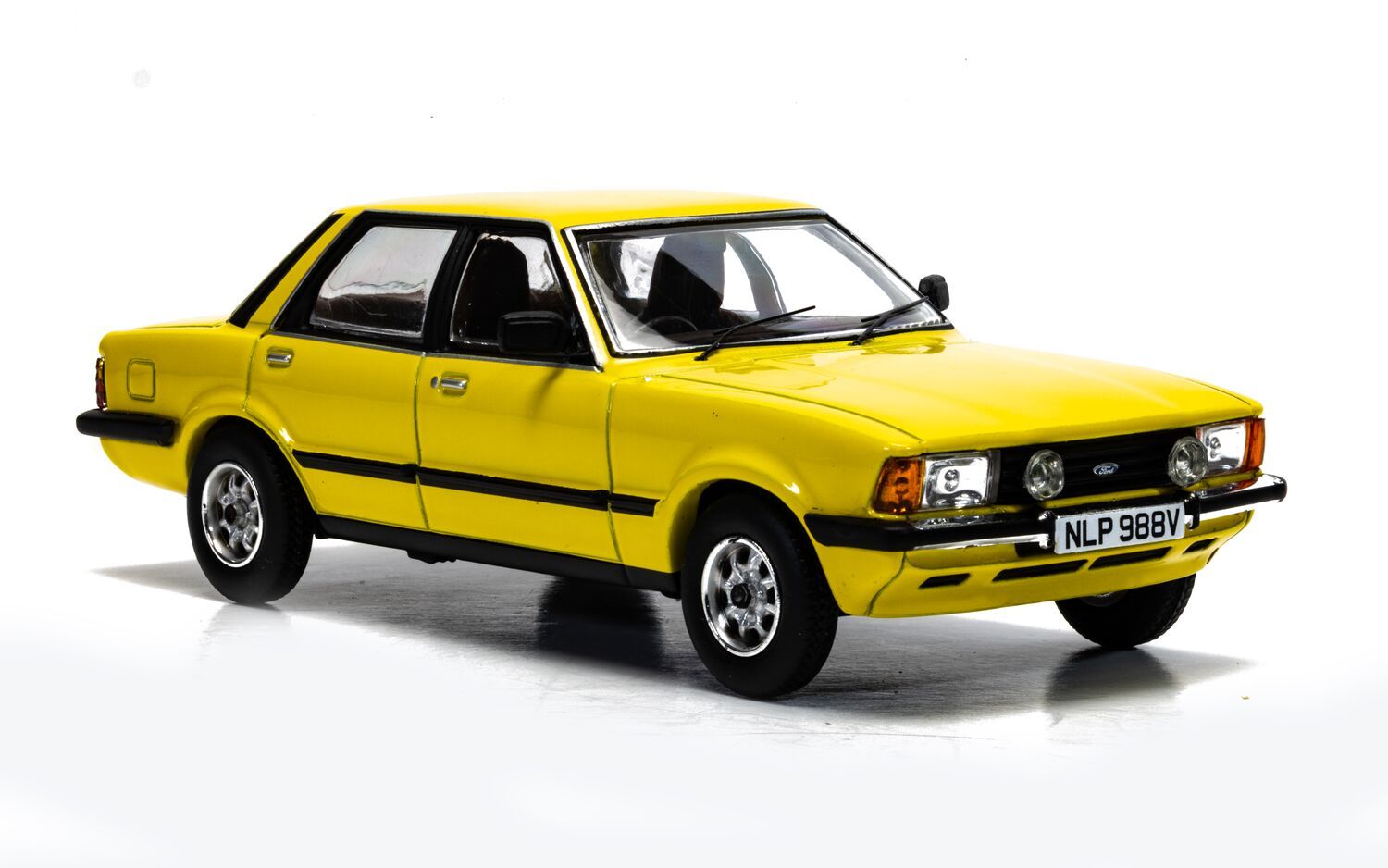 Corgi Ford Cortina Mk5 2.0 GLS Signal Yellow 1:43