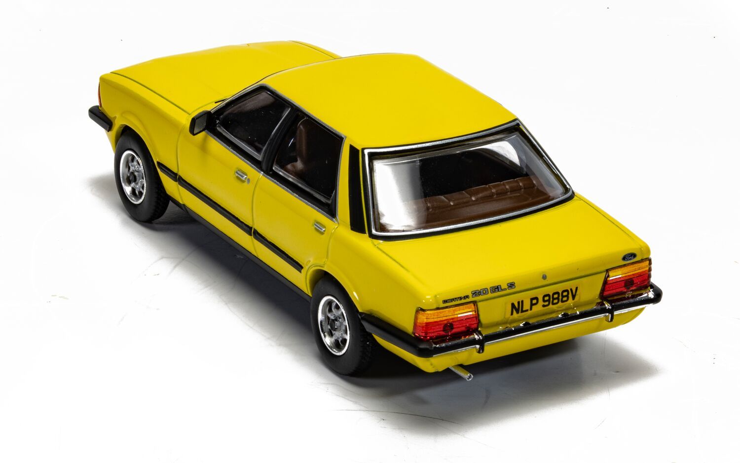 Corgi Ford Cortina Mk5 2.0 GLS Signal Yellow 1:43