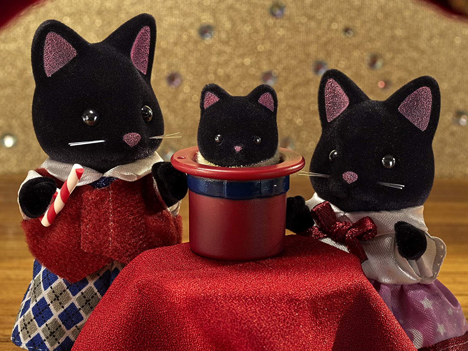 family cats　0308 Sylvanian Families - Tuxedo Cat Family only £21.99
