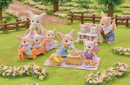 Sylvanian Families Sunny Picnic Set