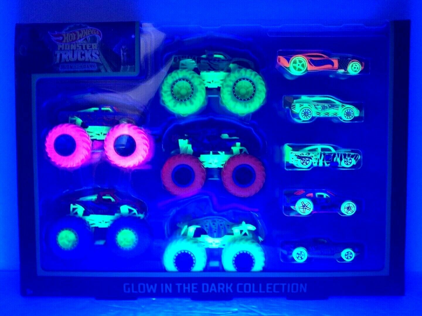 Hot Wheels Monster Trucks Bundle Glow in Dark
