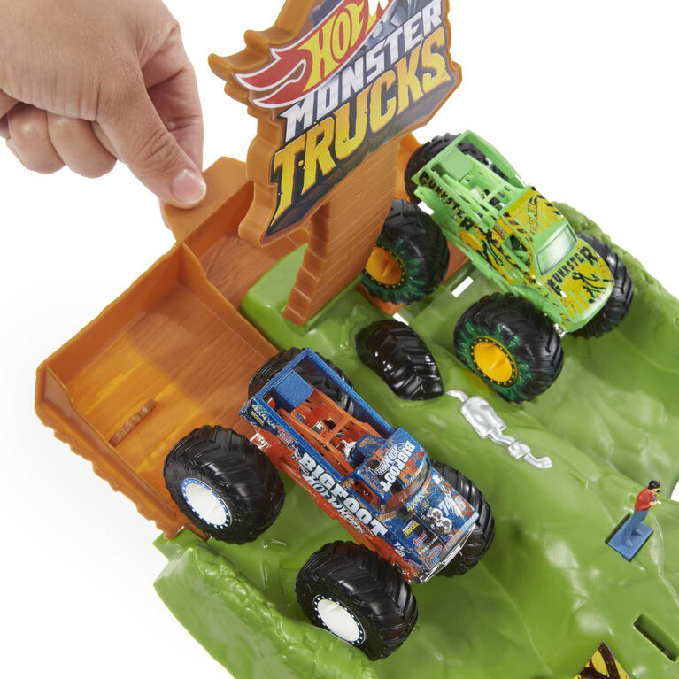 Hot Wheels Monster Trucks Wreckin Raceway