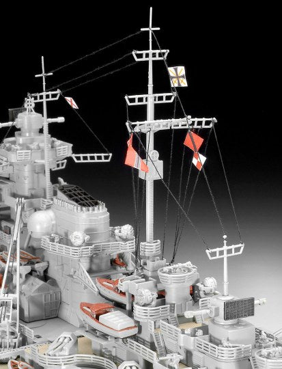 German Battleship Bismarck 1:350 Scale Kit
