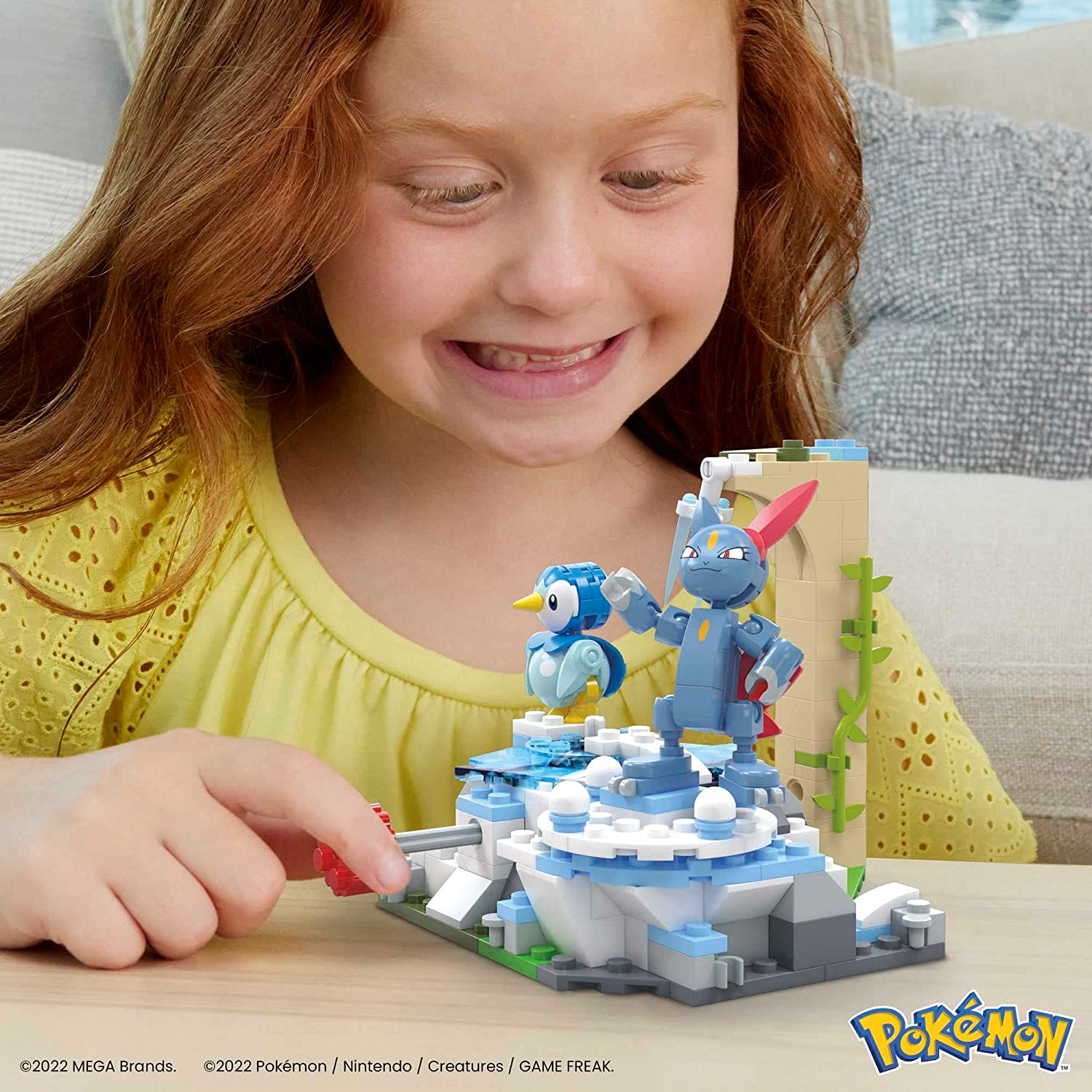 Pokemon Piplup and Sneasels Snow Day Build Set