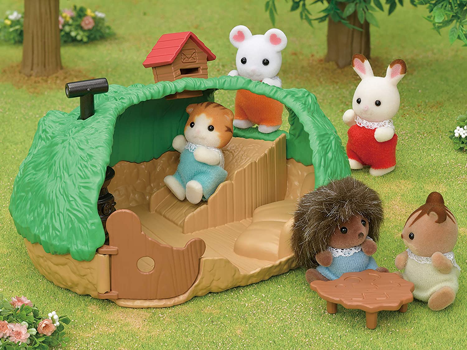 Sylvanian Families Baby Hedgehog Hideout