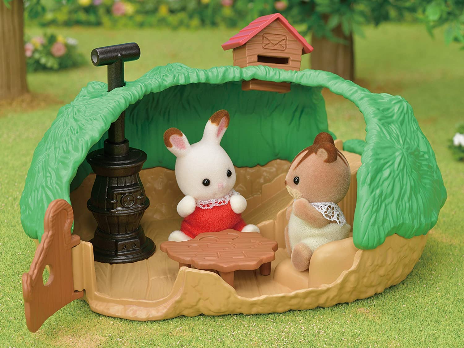 Sylvanian Families Baby Hedgehog Hideout