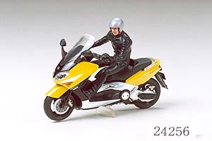 Tamiya 1/24 Campus Friends Modern Fig